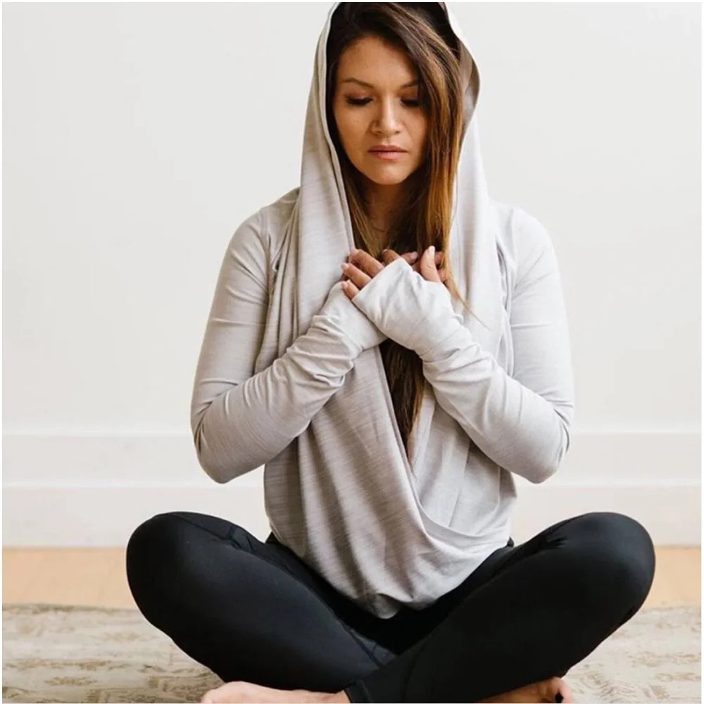 Zyia Active Light Gray Yoga‎ Shawl Wrap Hooded Stretch Top. Size Large.